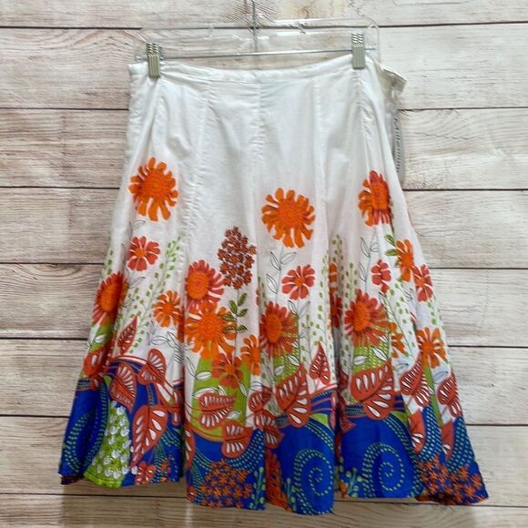 NEW WITH TAGS MILLENIUM FLORAL SKIRT - Picture 1 of 8